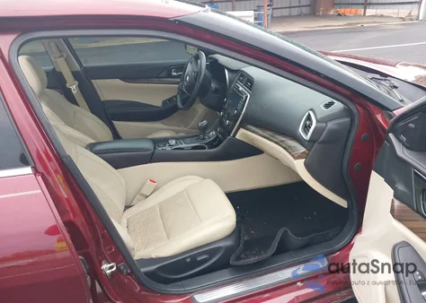 2017 Nissan Maxima 3.5 Platinum из США, поврежденный, VIN 1N4AA6AP2HC413005